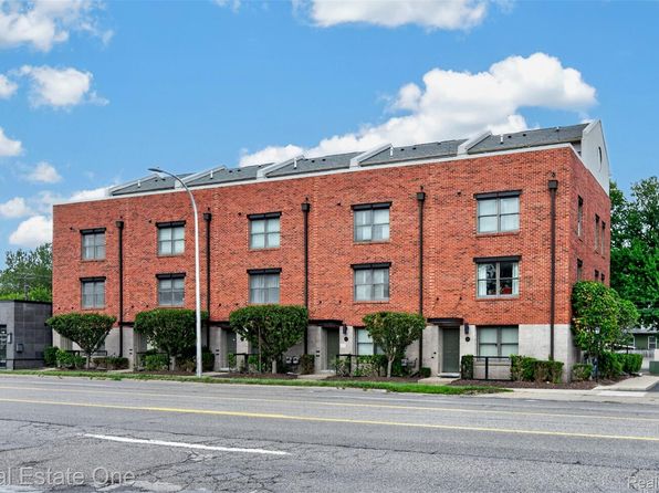 680 W 11 Mile Rd