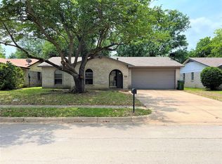 2310 Dartmouth Dr, Arlington, TX 76015