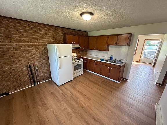 3rd image of 145 Clover St APT 5