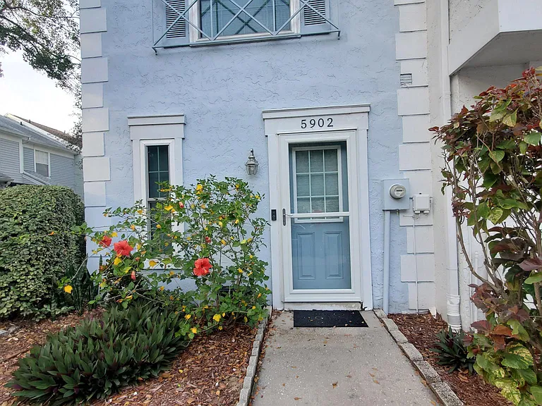 5902 Stratton Park Dr — Photo 2