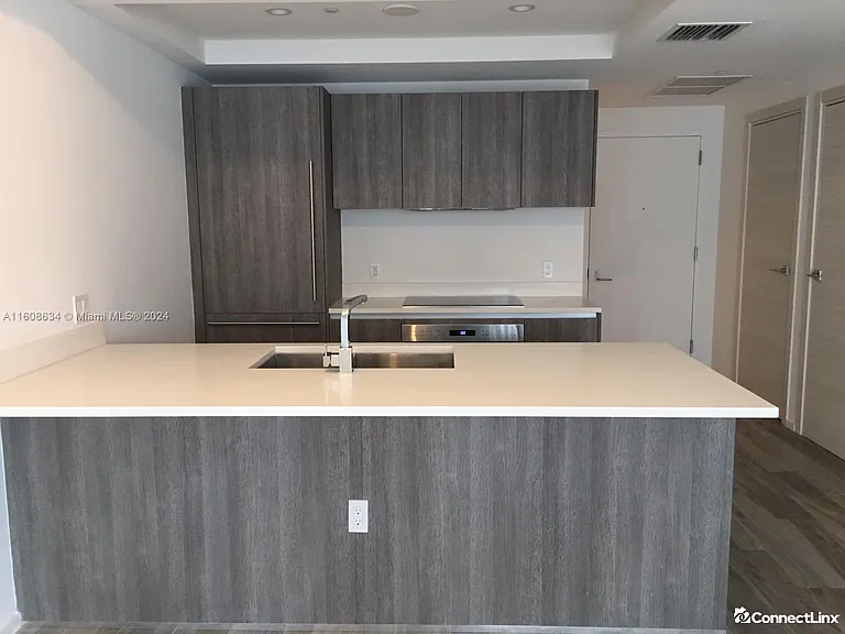 801 S Miami Ave #1402 — Photo 6