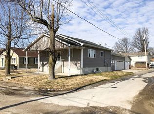 801 W 5th St, Staunton, IL 62088