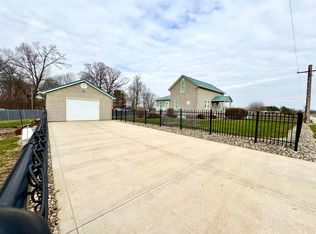 1085 E 300 S, Columbia City, IN 46725