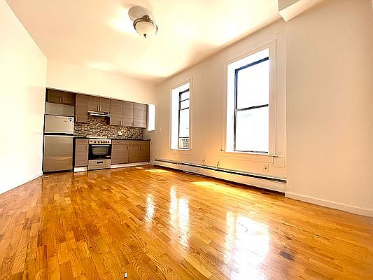 1st image of 119 15th St #C4