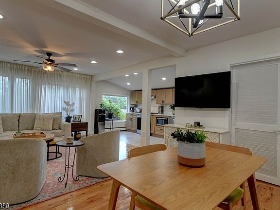 5th image of 63 Terrace Ave