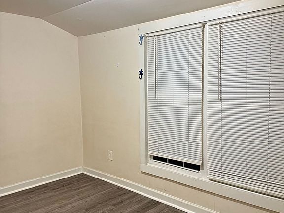 3rd image of 9421 Peachtree St APT A