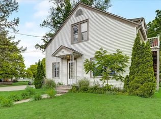 902 Harding Ave, Waukesha, WI 53186