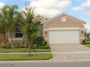 4801 Grand Banks Dr, Wimauma, FL 33598