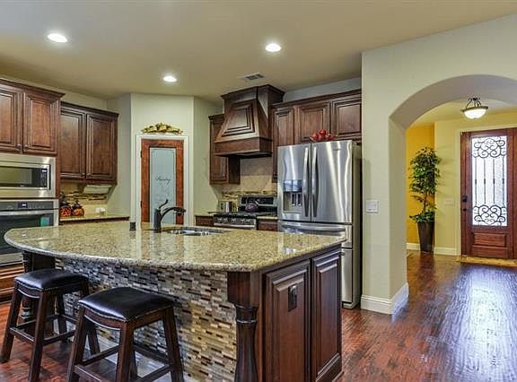 4th image of 920 Tara Dr