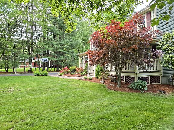 3rd image of 7 Whippoorwill Ln