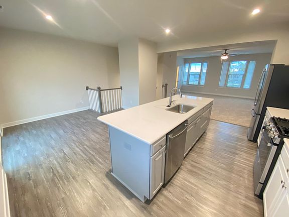 3rd image of 105 Helm Ln Unit A