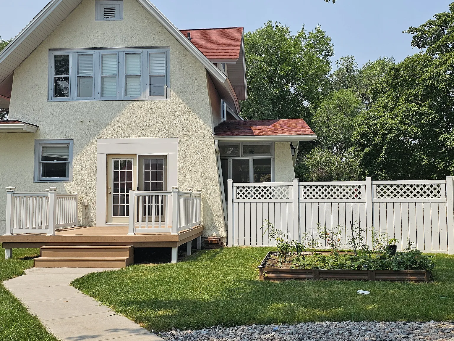 2 bed, 2600 sqft, $2,300 — Photo 4