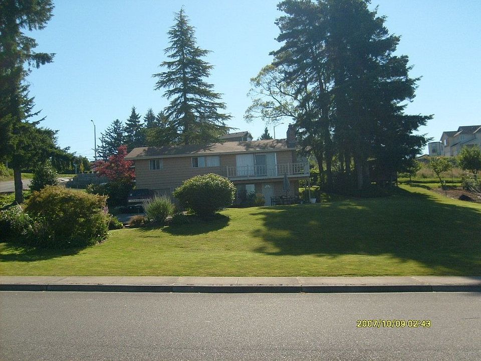 1st image of 6828 40th St NE