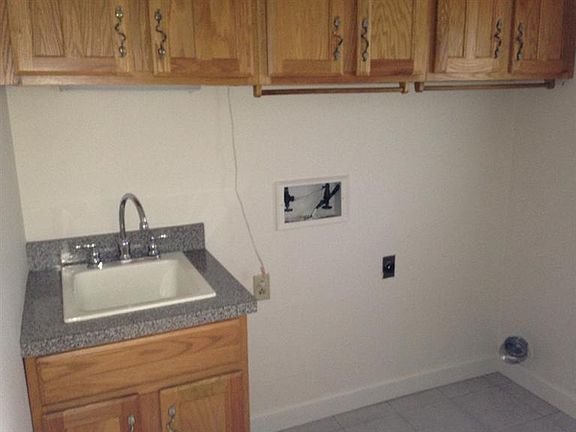 3rd image of 60 Gulfwood Ct