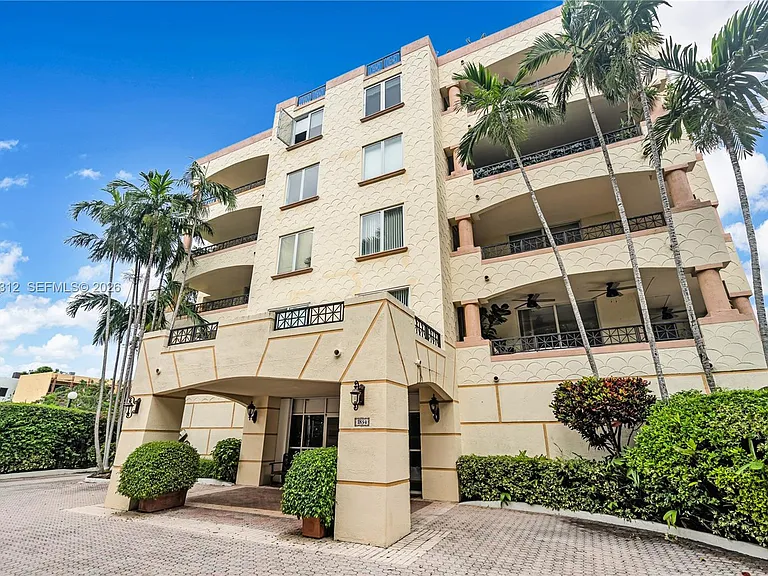 1834 Brickell Ave #33 — Photo 29