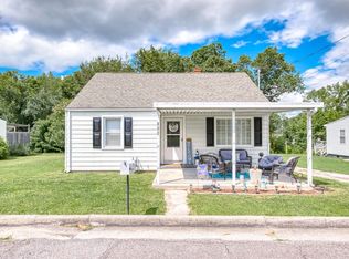 617 Woodland Rd, Rich Creek, VA 24147