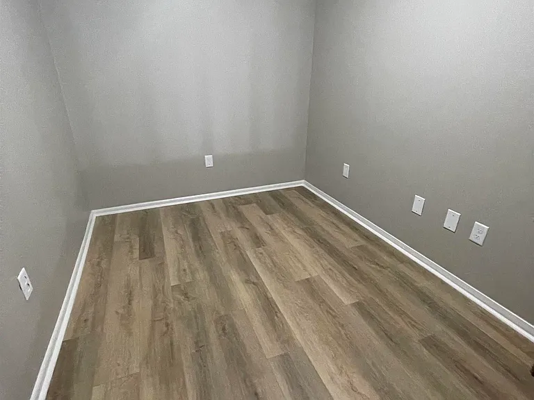 402 Lee Dr #7D — Photo 8