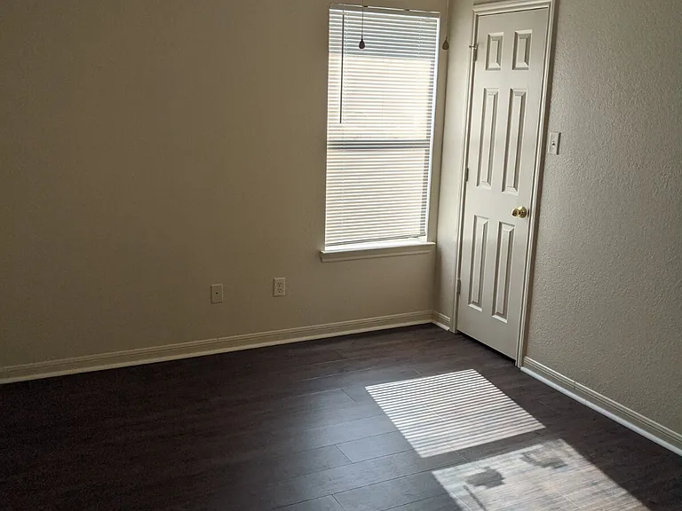 1102 Nicholas Cir #A — Photo 9