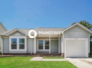 9427 White Cedar Ct, Charlotte, NC 28213