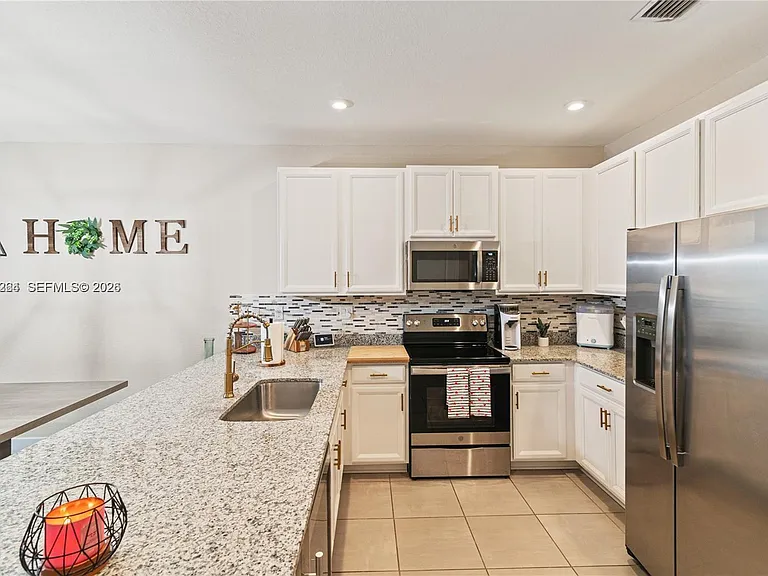 23296 SW 110th Ct #23296 — Photo 2