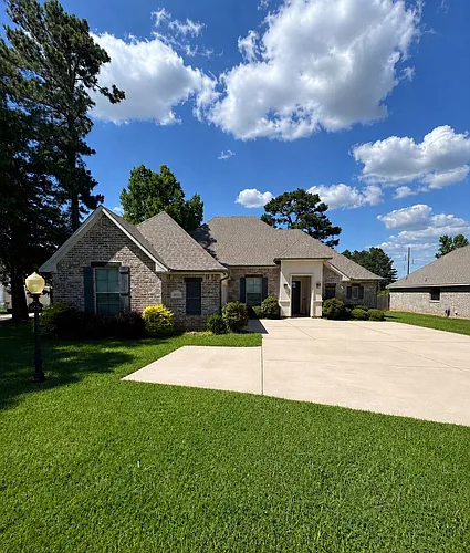 2063 Highpoint Pl Photo 1