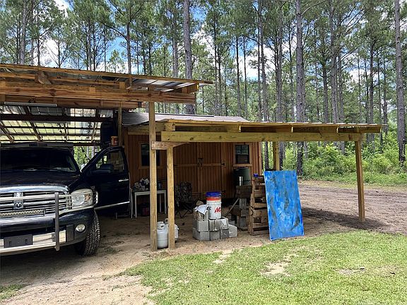 2nd image of 1400 Pine Hill Rd