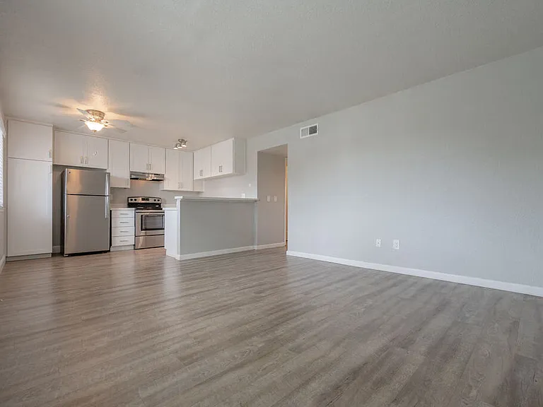 Napa Green Apartments — Photo 15