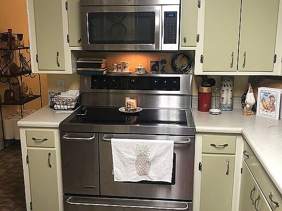 5 burner stove, double ovens