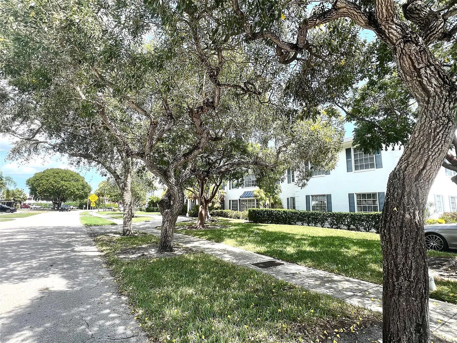 2 bed, 1.5 bath, 875 sqft, $1,850 — Photo 1
