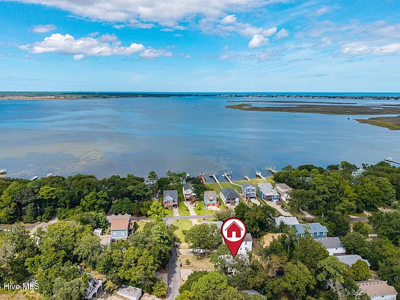 3rd image of 118 Colleton Lane