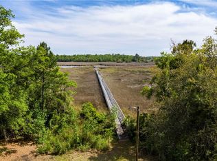 186 White Oak Creek Dr, White Oak, GA 31568