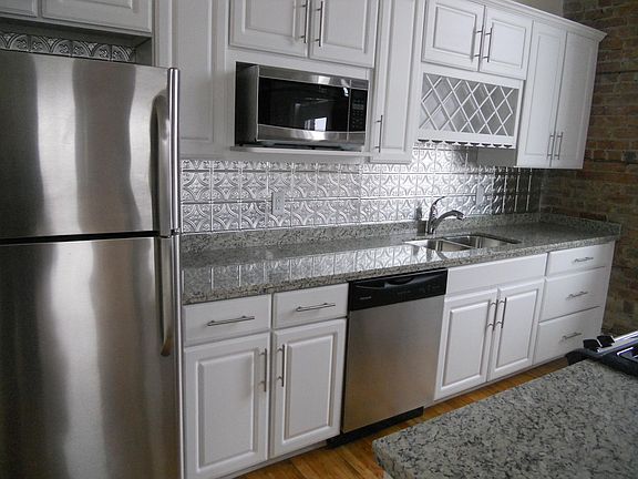3rd image of 1526 Main St APT 6