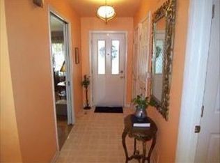 200 Pleasant Dr, Elk Grove Village, IL 60007