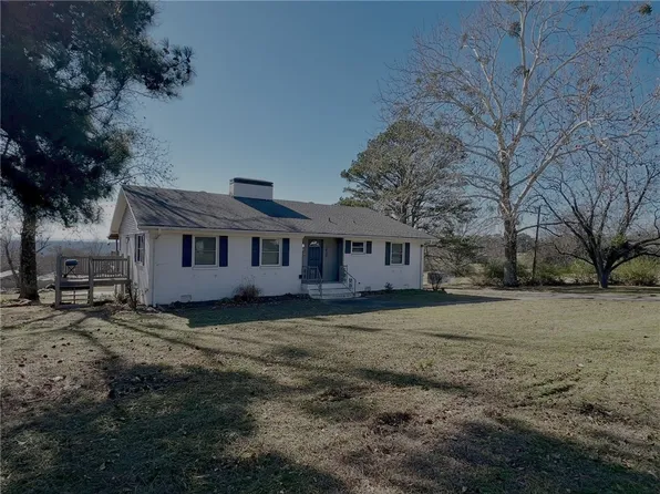 1430 Skyline Dr, Russellville, AR 72802