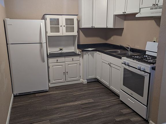 4th image of 504 Clark St Unit 6