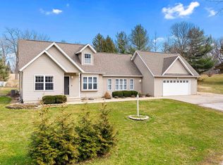 5 Exeter Rd, Mackinaw, IL 61755