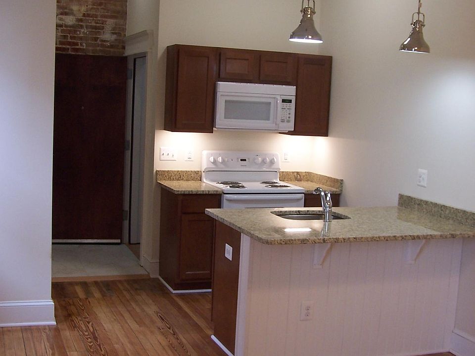 1st image of 8 Maryland Ave APT 2C