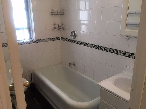 3rd image of 45 Parade Pl #C34