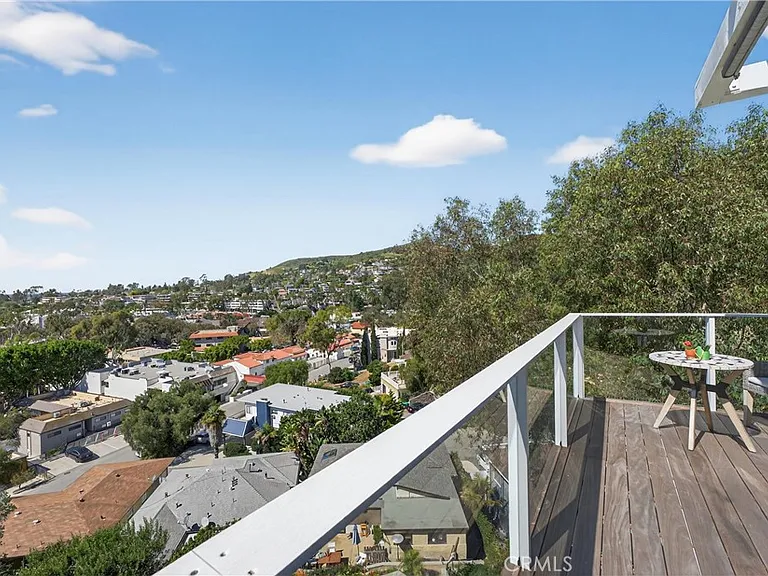 405 Blumont St — Photo 28