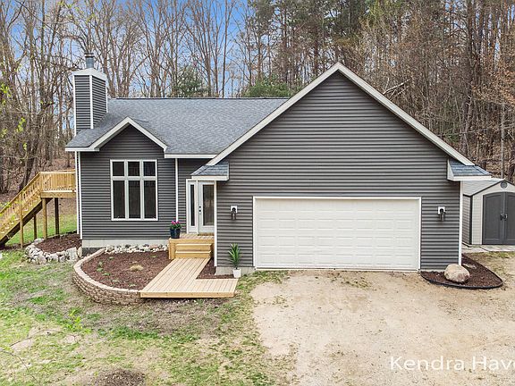3rd image of 13411 Pine Island Dr