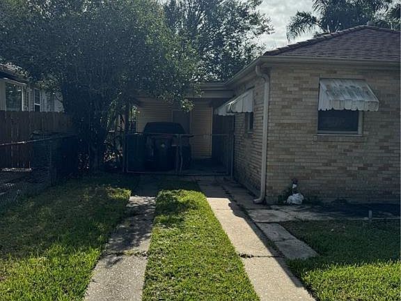 2nd image of 3640 Derbigny St