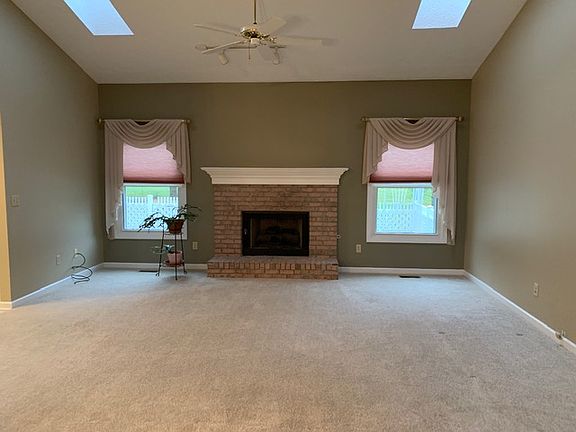 2nd image of 15217 Colony Ct