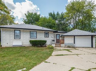 3920 W Vera Ave, Milwaukee, WI 53209