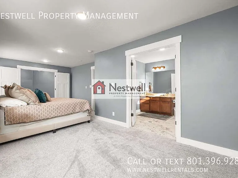 35 E Water Ln — Photo 12