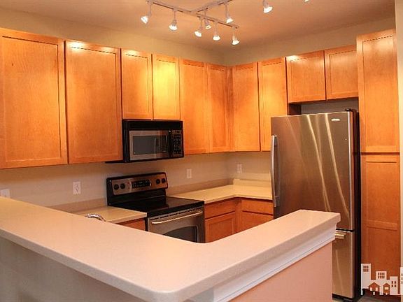 4th image of 2820 Bloomfield Ln Unit 206