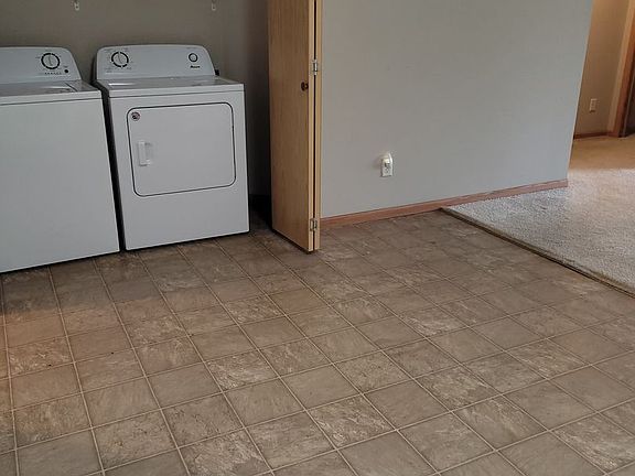2nd image of 1551B Gunston Dr #1563-A