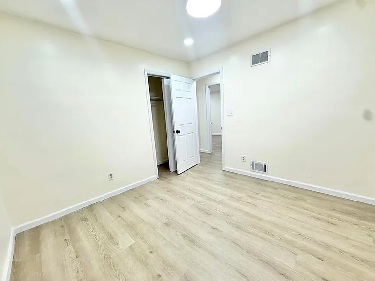 588 Avenue A #3 — Photo 17