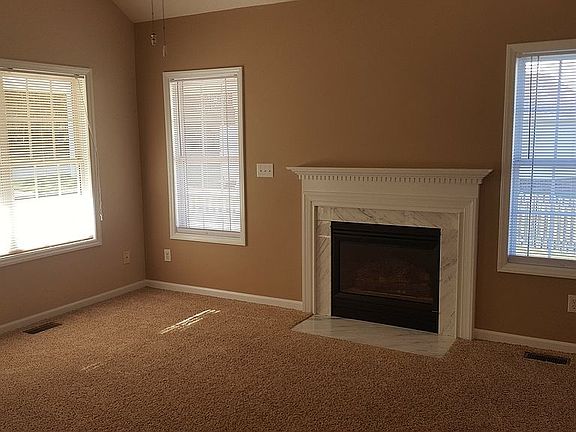 Living Rm. / Fireplace