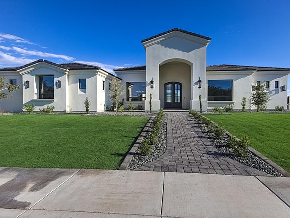 3rd image of 1281 E Kingbird Pl