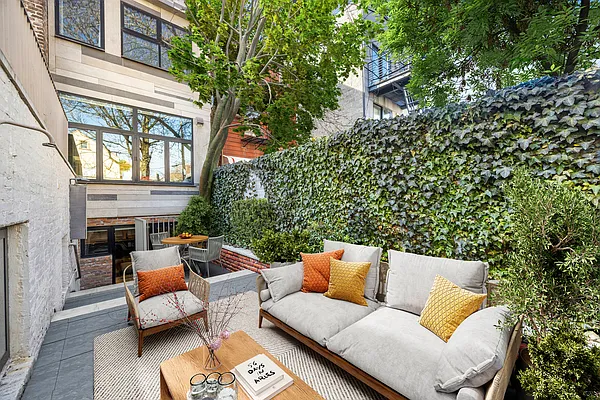 Sold by Douglas Elliman | media 18